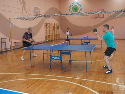 В школе №96 Прикубанского округа прошел турнир по настольному теннису и дартсу