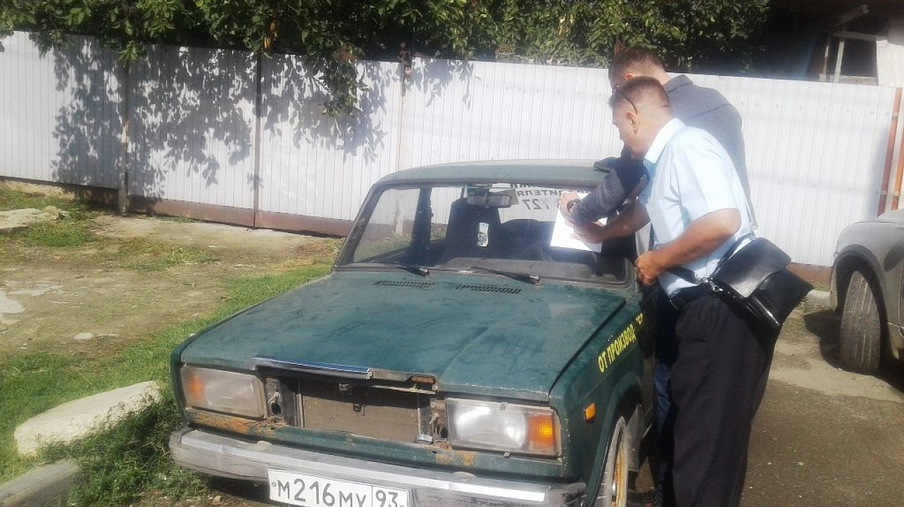 В Западном округе продолжается мониторинг брошенного автотранспорта