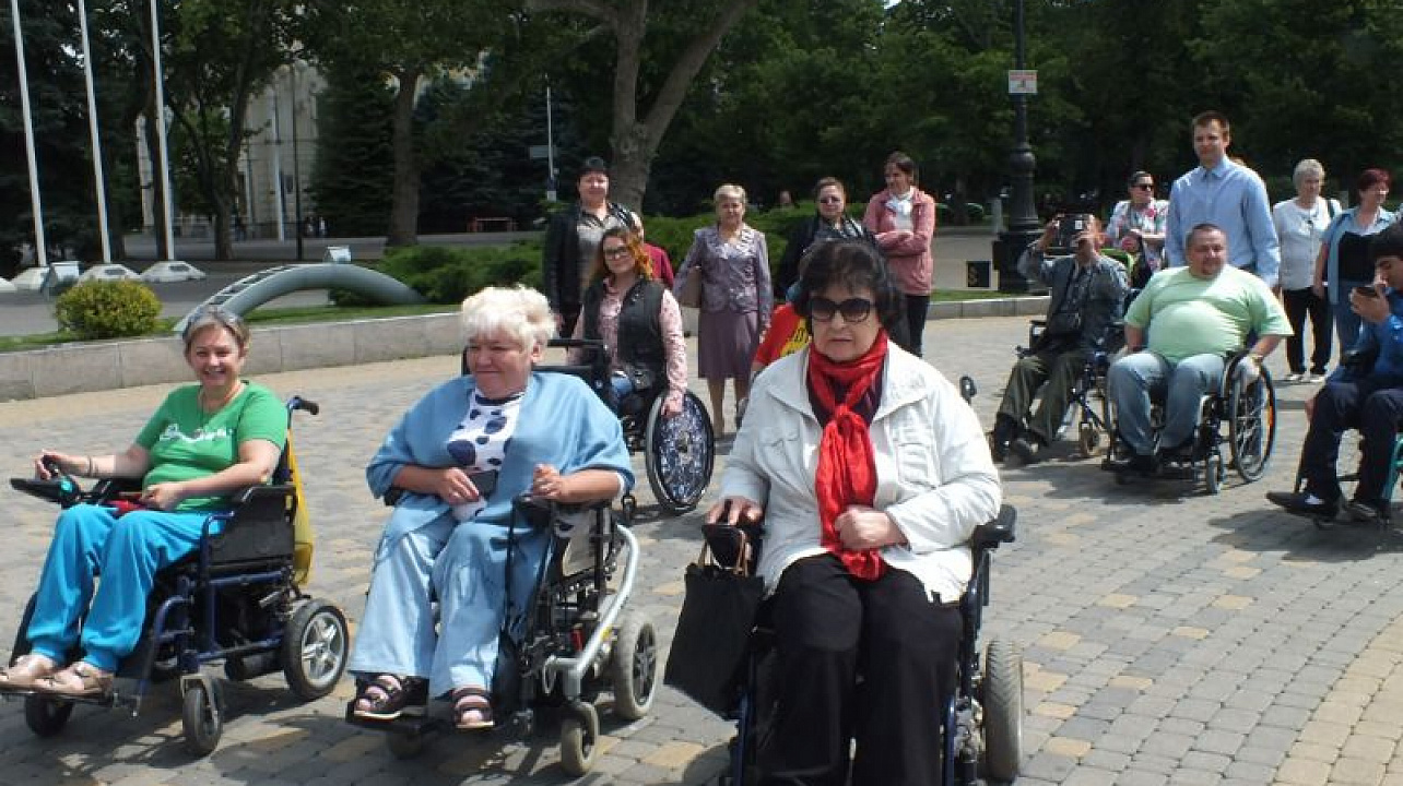 Члены Центральной окружной общественной организаций ВОИ приняли участие в марафоне «Мы есть у тебя Краснодар».jpg