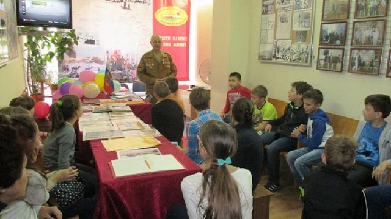 Сегодня в музее боевой Славы прошла экскурсия для школьников.JPG