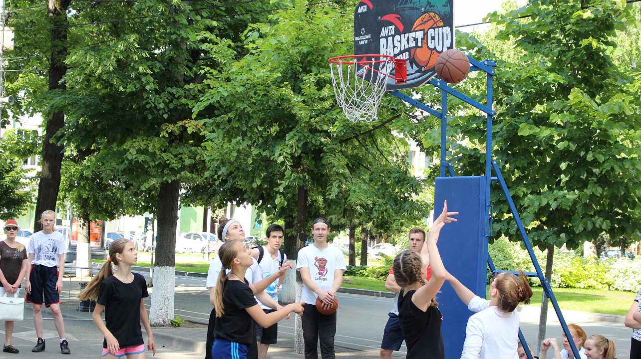 Фотоотчет с юношеской суперлиги по уличному баскетболу