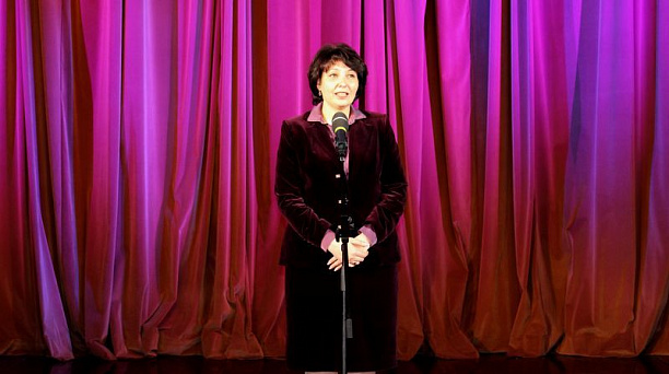 Глава администрации Центрального округа Елена Малова поздравила женщин с 8 марта