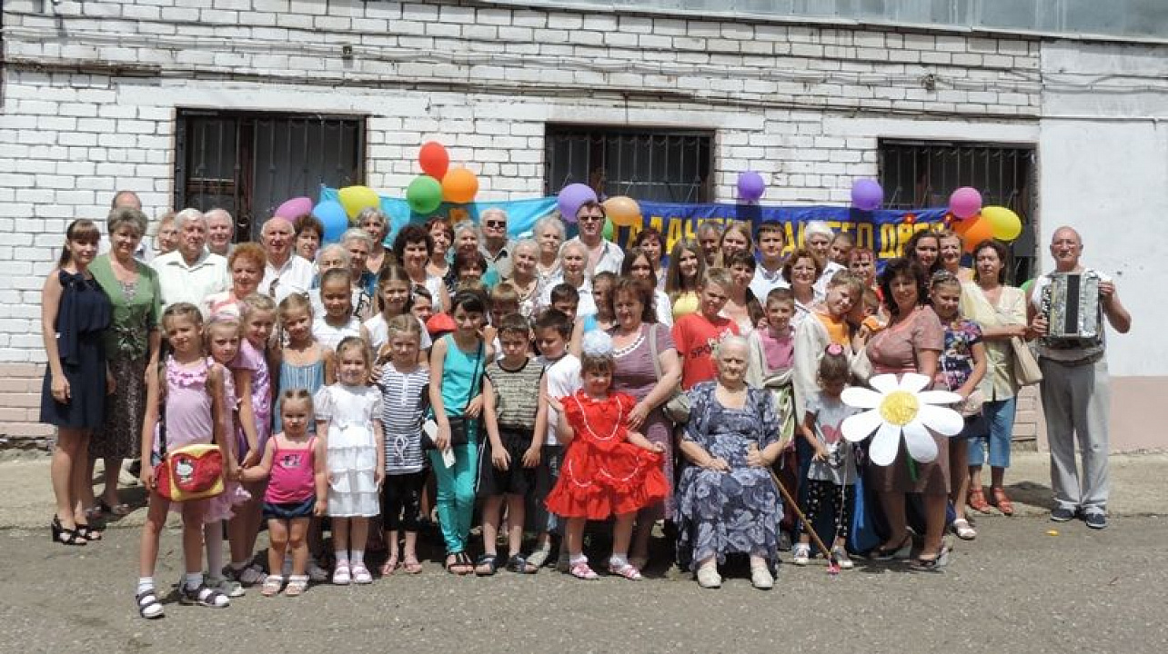 В Центральном округе состоялся праздник «Любовь и верность - два крыла семьи!»