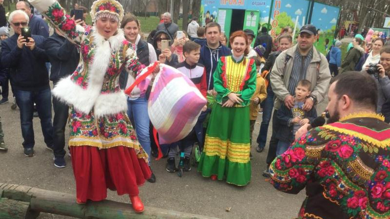 В Центральном округе встретили Широкую Масленицу