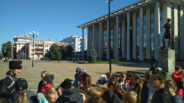 Учащиеся школы № 46 Карасунского округа провели пешую экскурсию по историческим местам Краснодара