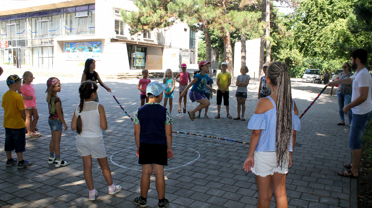 В Центре культуры и досуга Прикубанского округа ребятам показали «октябрятские тропы»