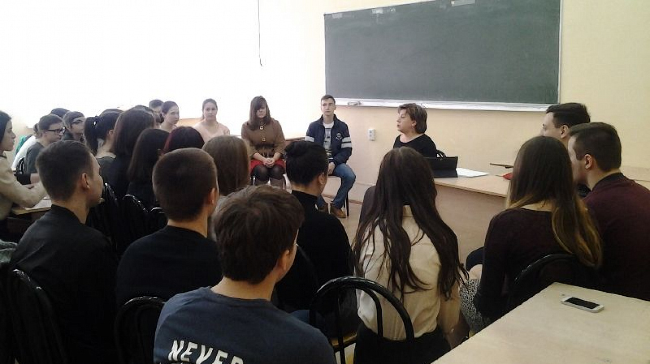 ля студентов Центрального округа проходят тренинги на тему здорового образа жизни