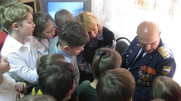 Ветераны «горячих точек» провели урок мужества для воспитанников Центра детского творчества