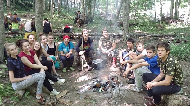 Порядка 500 школьников Центрального округа побывали в туристических походах и экспедициях