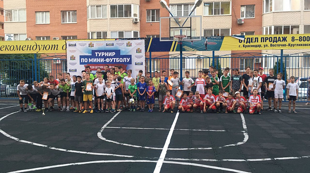 Команды Западного округа приняли участие в городском турнире по мини-футболу