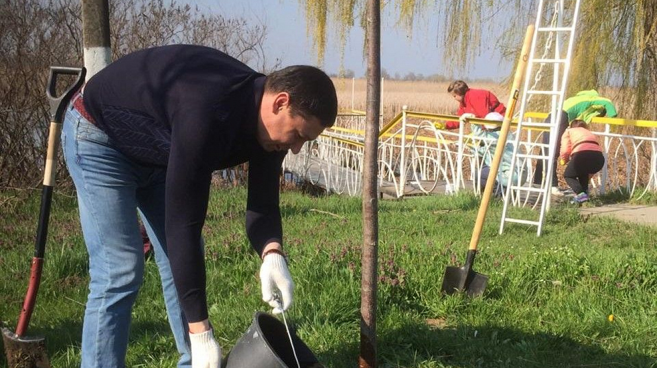 Субботник в лотосах