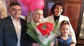 В Центральном округе Краснодара поздравили с днем рождения 101-летнего ветерана Великой Отечественной войны