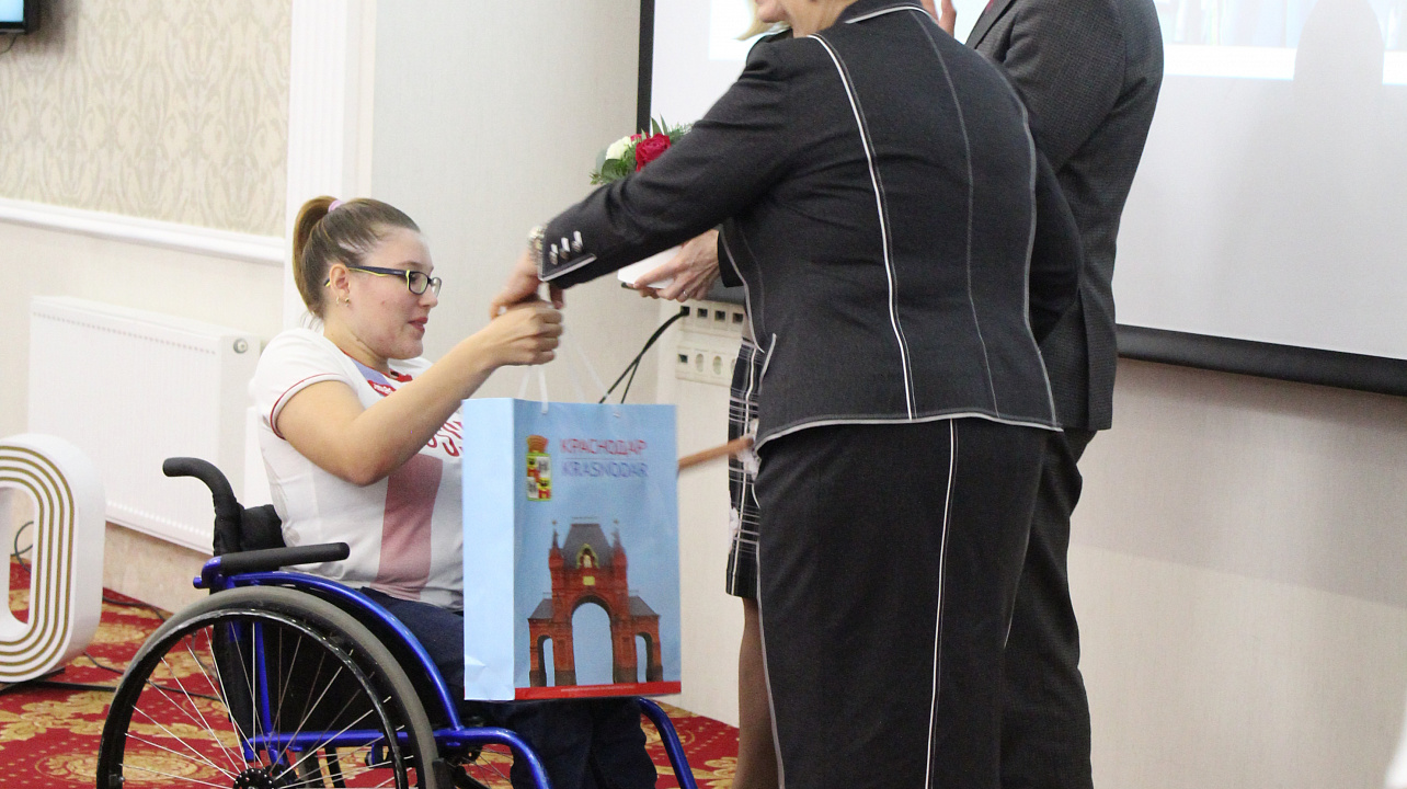 Спортивные итоги года подвели в Краснодаре. Атлетов и тренеров поблагодарил за достижения и поздравил с наступающим 2018 годом мэр Евгений Первышов. Часть 1.