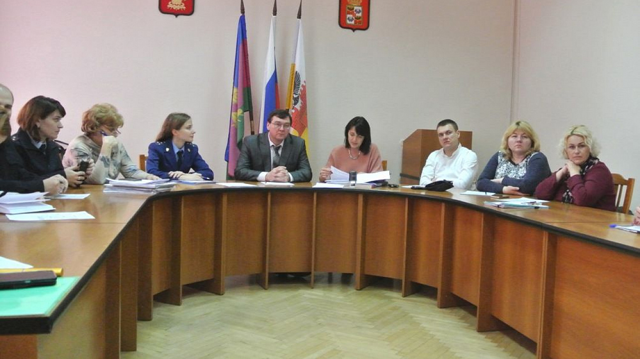 В администрации Западного округа состоялось заседание комиссии по делам несовершеннолетних