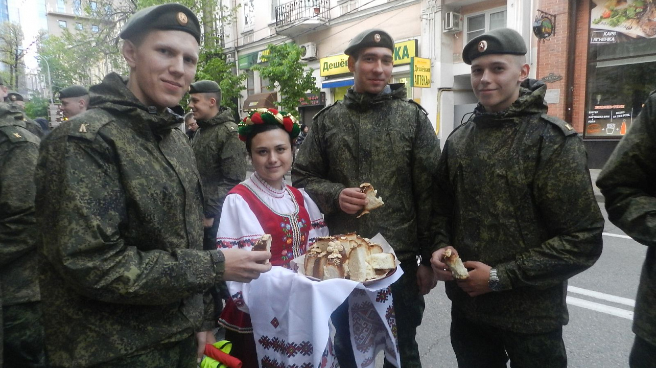 Литературно-музыкальный праздник прошел в библиотеке Западного округа