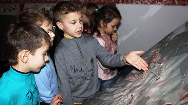 Экскурсия в музей Боевой Славы в гимназии № 87