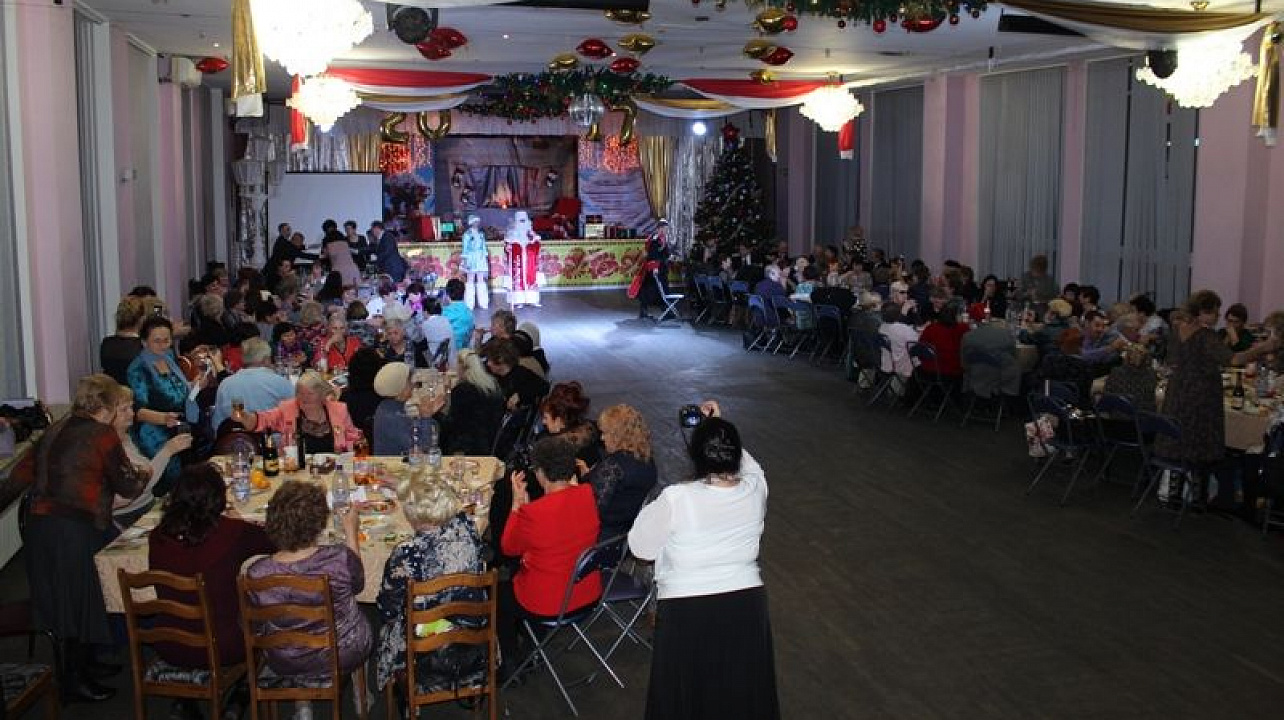 В Центральном округе состоялся новогодний бал общественности