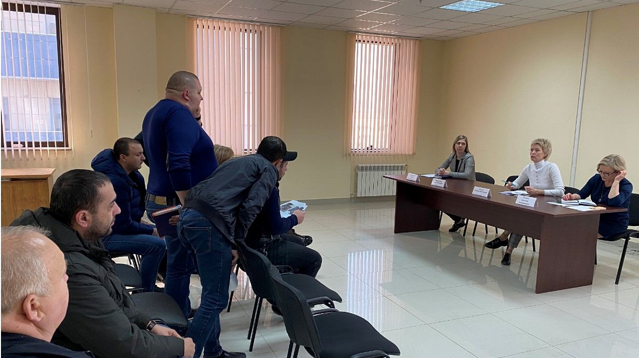 Проведено совещание по вопросу размещение нестационарных торговых объектов в летний период