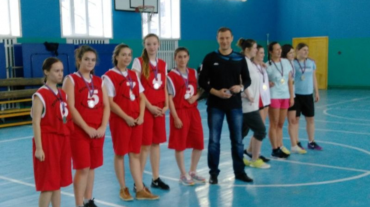 Выпускники школы № 30 приняли участие в баскетбольном турнире