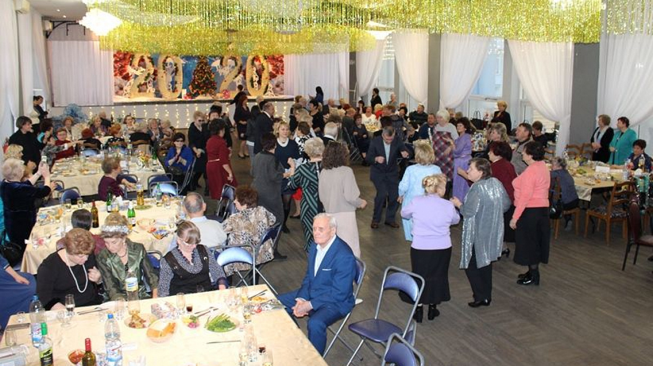 В Центральном округе состоялся новогодний бал общественности