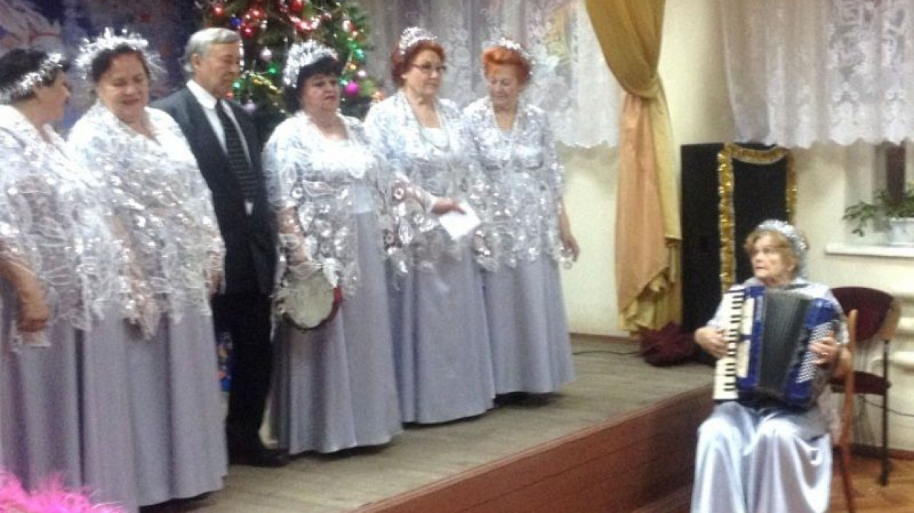 В Западном округе прошел праздничный танцевальный вечер для старшего поколения