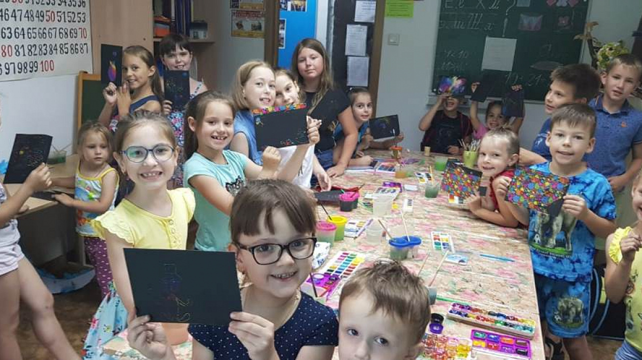 Дом культуры Западного округа приглашает ребят провести каникулы на тематической летней площадке