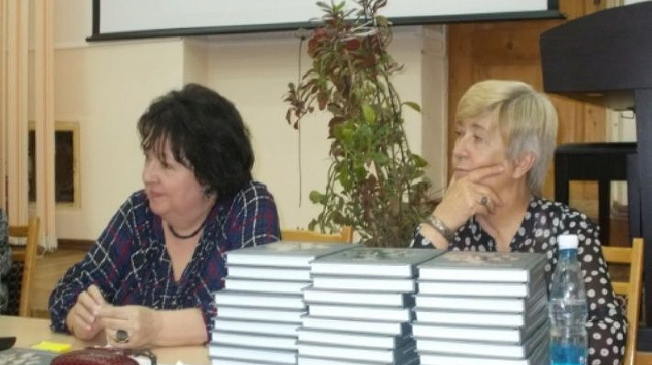 В библиотеке им. Н. А. Некрасова состоялось заседание литературной гостиной