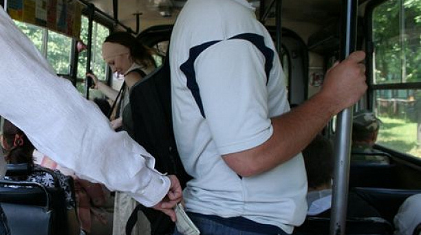 В общественном транспорте Краснодара разместят электронные предупреждения о карманниках