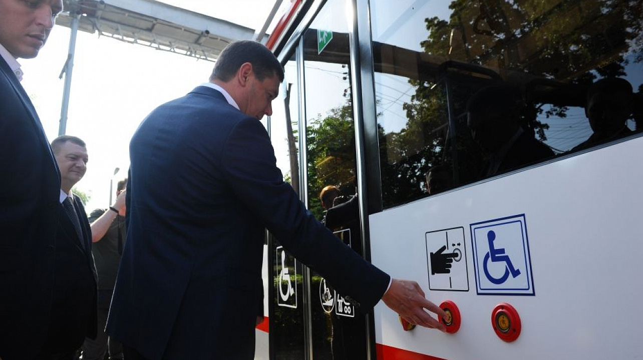 Новая «пятёрочка»: Первый трамвай, произведенный в 2019 г. для Краснодара, начал работу на линии