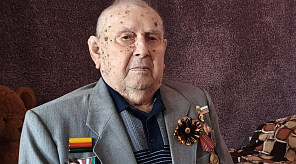 Евгений Наумов поздравил со 102-летием ветерана Великой Отечественной войны Алексея Кирилловича Щукина