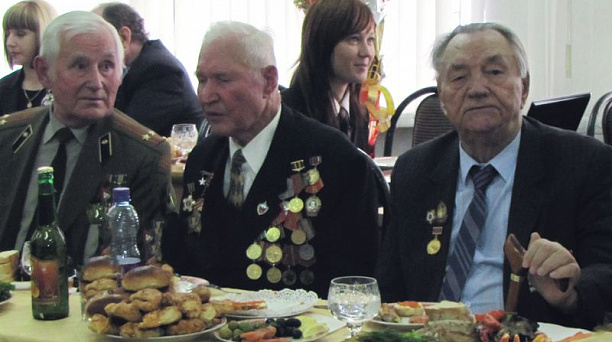 Ветеранов и военнослужащих в канун Дня защитника Отечества принял глава администрации Центрального округа