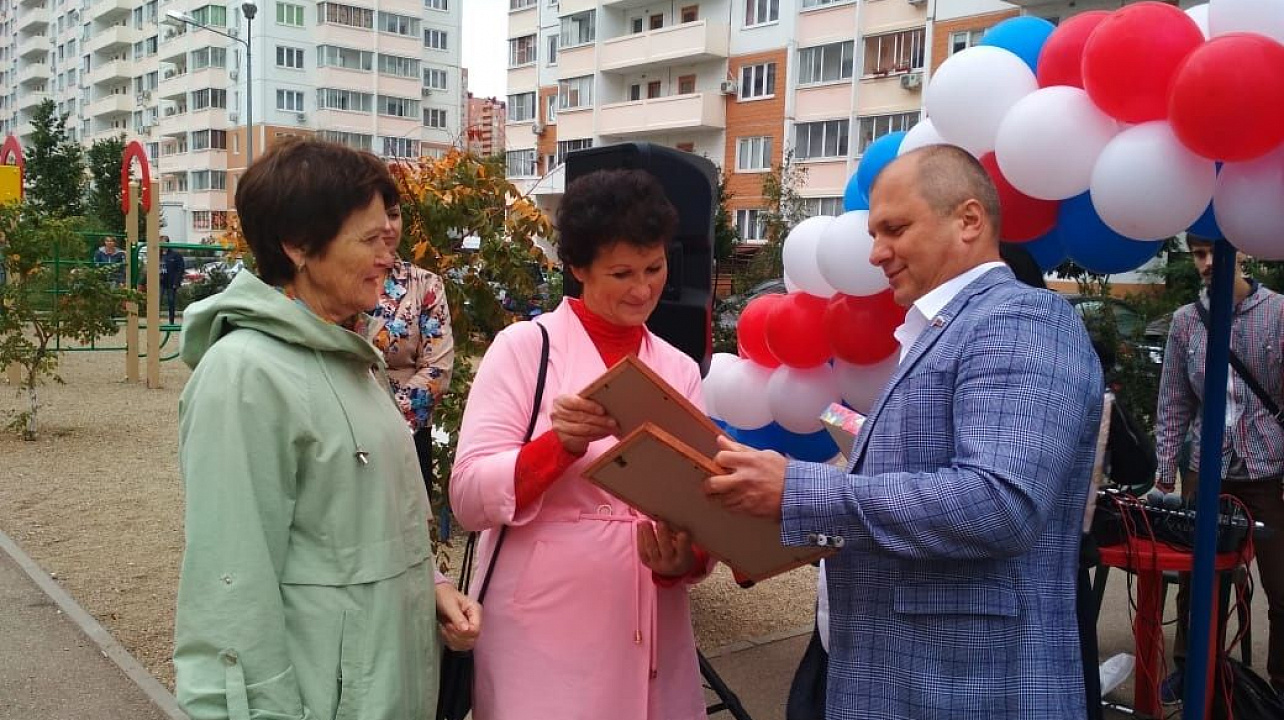 Концерт и мастер-классы ко дню города организовали на улице Черкасской