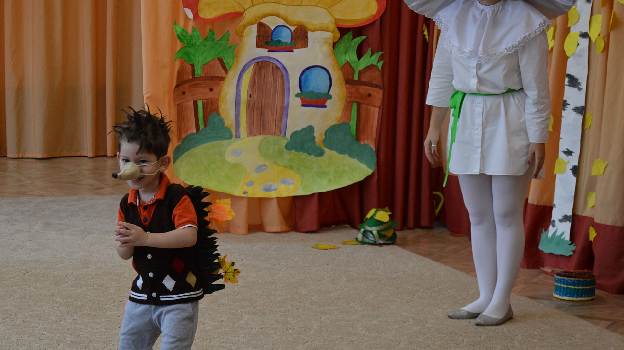 Осенний праздник провели в детском саду Западного округа