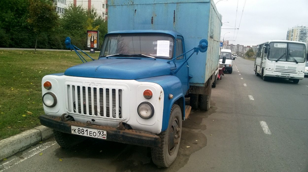 В Западном округе прошел мониторинг улиц с целью выявления и уборки транспортных средств, брошенных собственниками