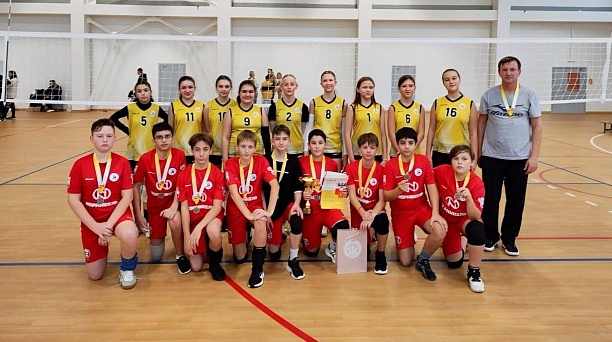 Воспитанники краснодарской спортшколы № 1 показали себя cильнейшими на городских соревнованиях по волейболу