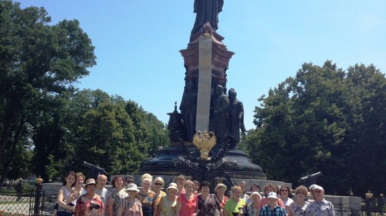Актив ТОС Гагаринского микрорайона побывал с экскурсией по памятным местам кубанской столицы