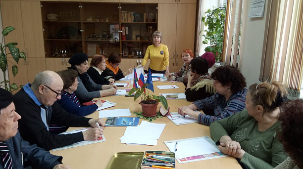 Для актива жителей одномандатного избирательного округа №25 прошло информационное занятие «Крымская весна – весна надежды»