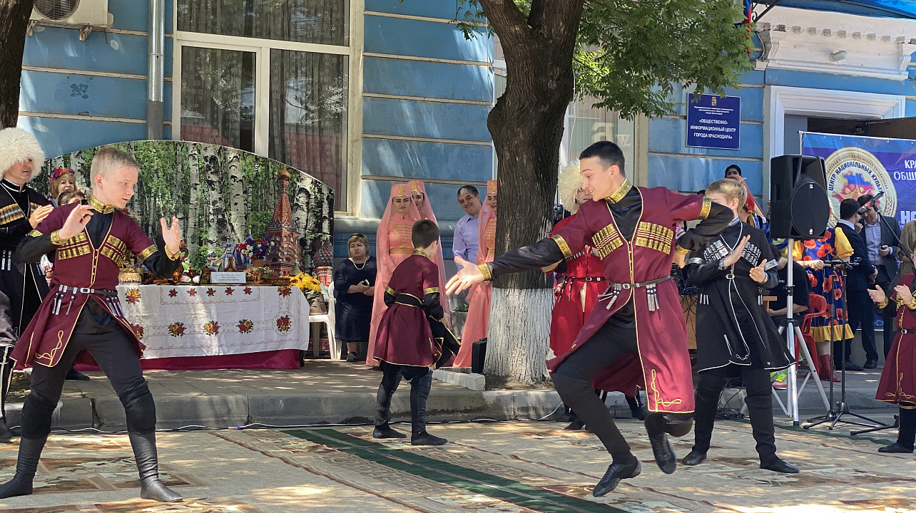 Национально-культурные объединения отпраздновали День России (13).jpg