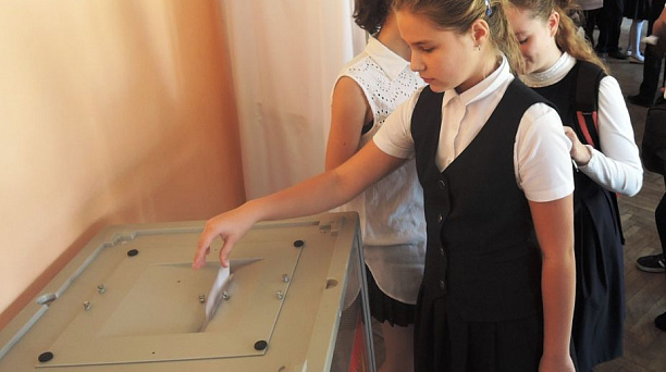 В школах Западного округа прошел День выборов школьного самоуправления