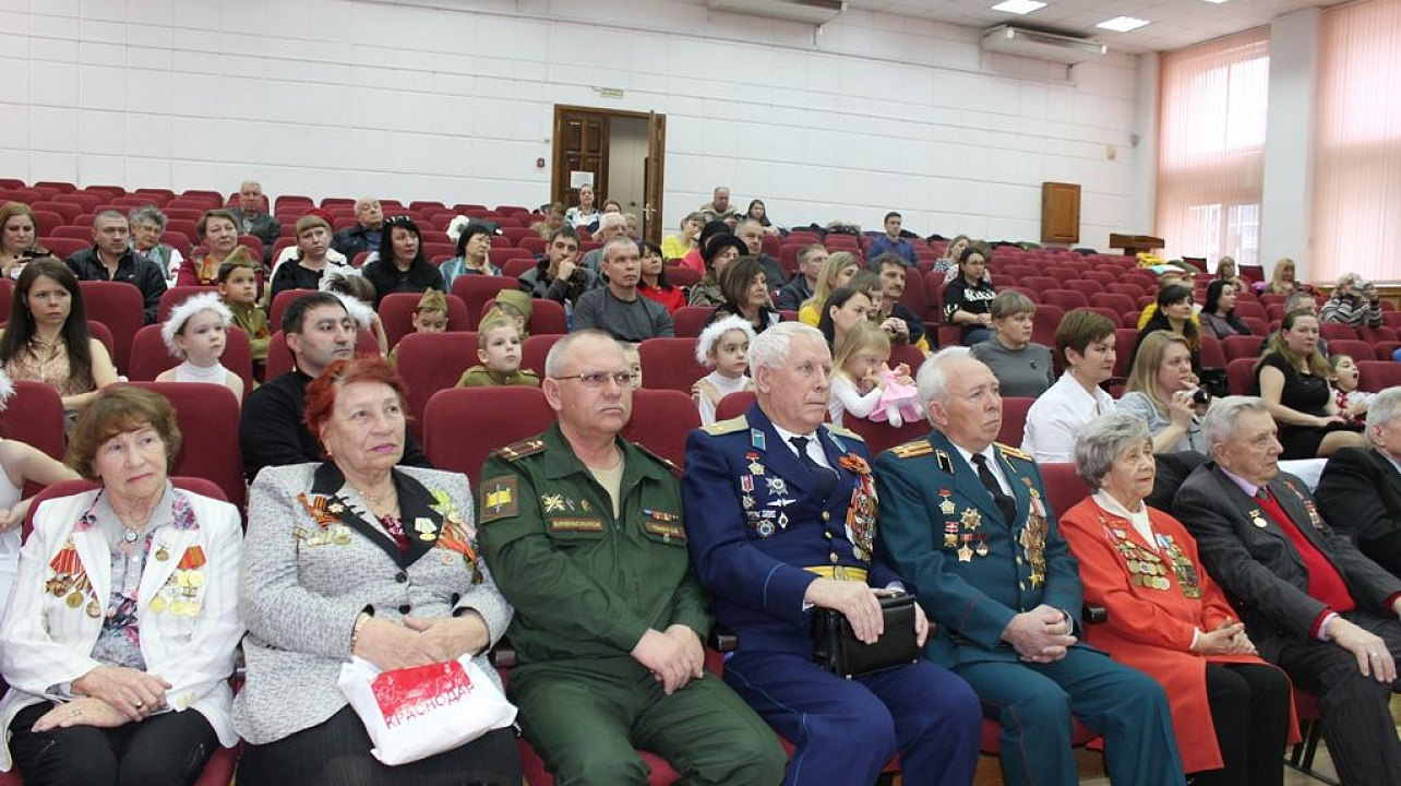 В администрации Западного округа прошло торжественное собрание в завершение  месячника оборонно-массовой и военно-патриотической работы