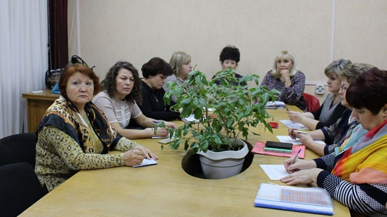 В администрации Центрального округа обсудили вопросы миграционного законодательства