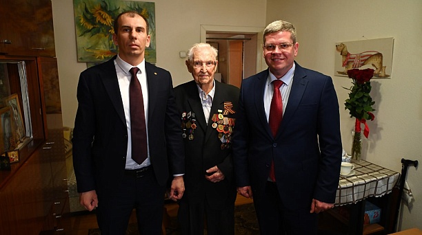 Участнику Великой Отечественной войны Владимиру Ильичу Мельникову вручили знак Почётного гражданина города Краснодара