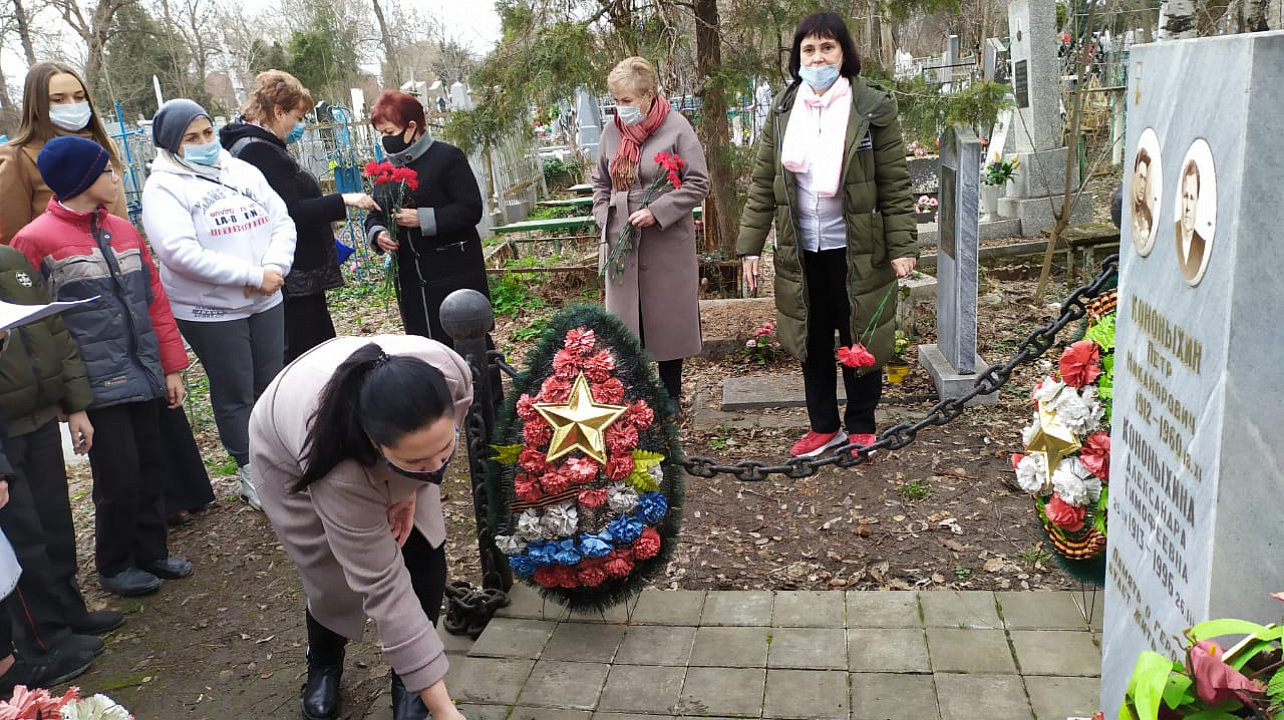 В Прикубанском округе у всех памятников героям Великой Отечественной войны прошли памятные мероприятия и возложение цветов