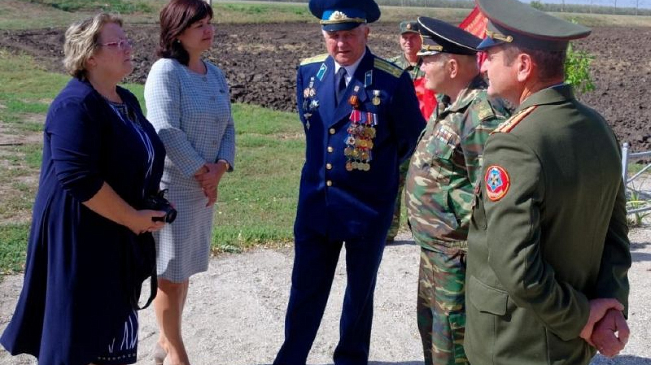 Память военного лётчика 1 класса Алексея Назарова почтили сослуживцы и члены Краевого отделения организации ветеранов "Боевое братство".jpg