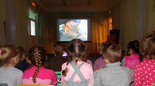 Мультипликационные фильмы о ВОВ показали в детском саду № 13