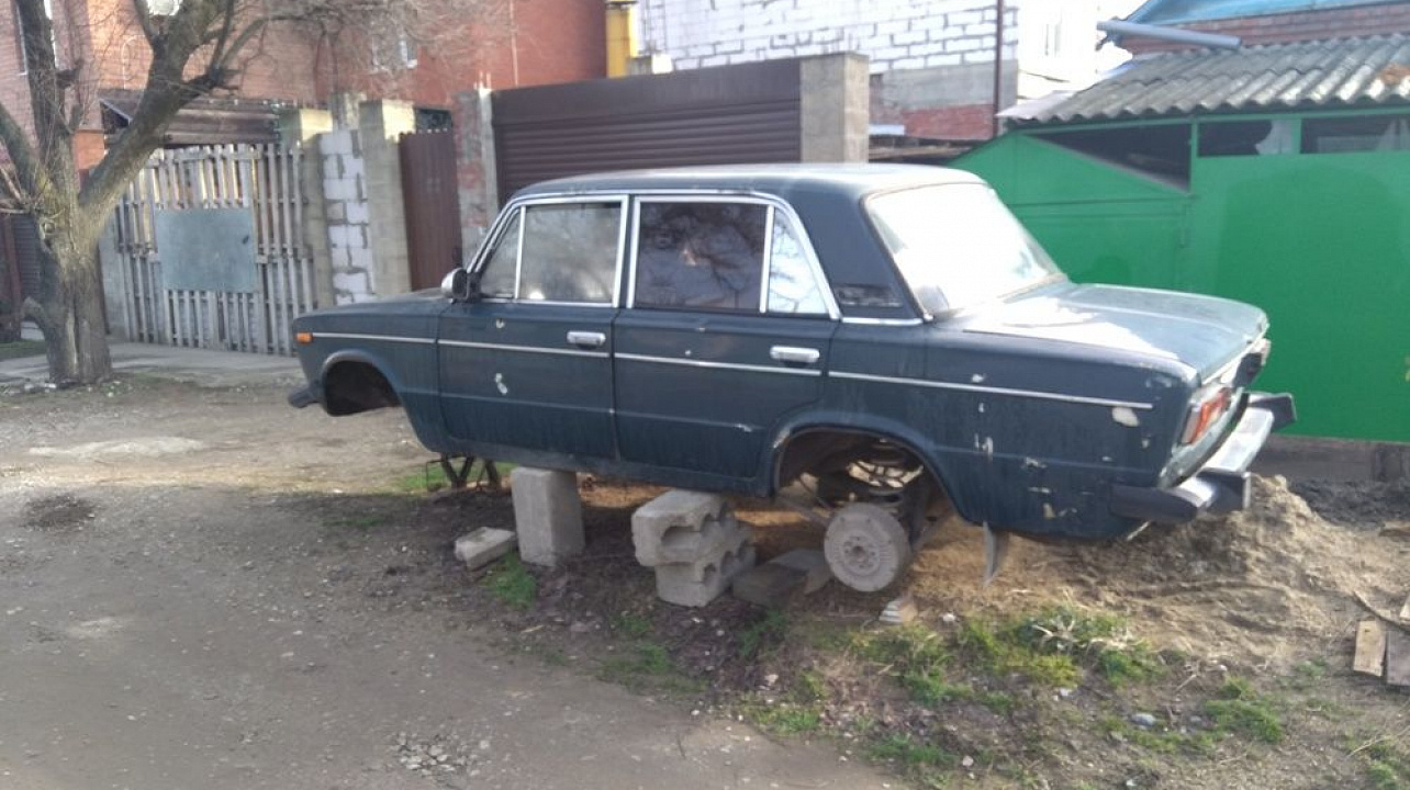 В Западном округе продолжается работа по выявлению брошенного автотранспорта