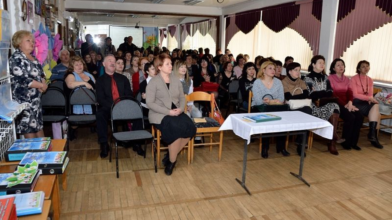 В Центре детского творчества Прикубанского округа прошла выставка методических работ педагогов