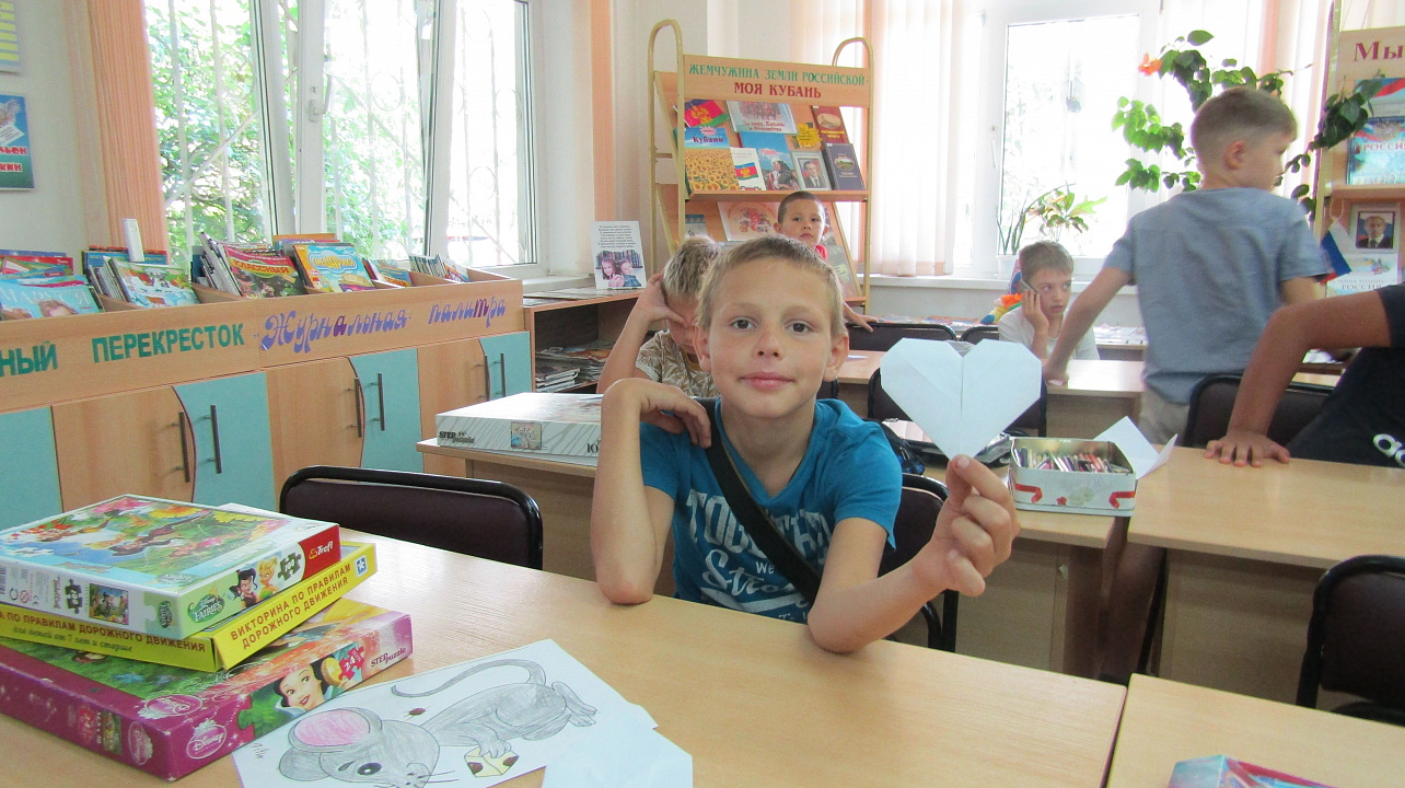 В библиотеке Западного округа прошло мероприятие «Волшебная бумага»