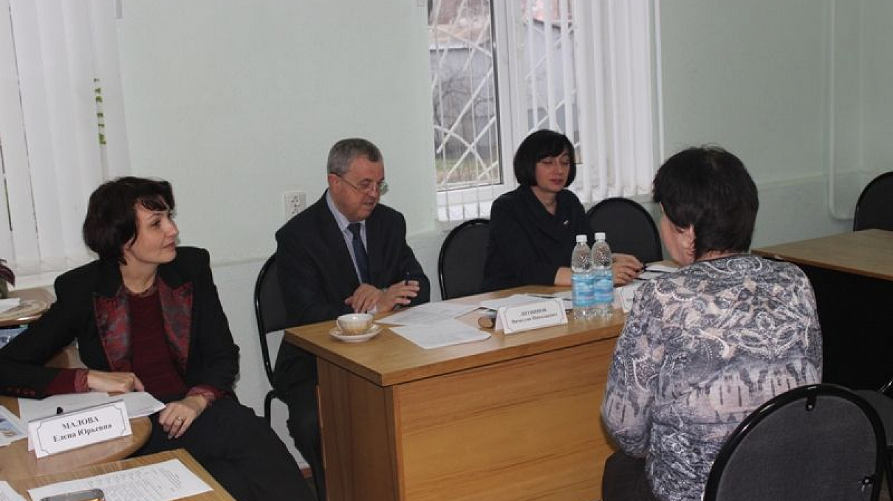 Глава Центрального округа провел прием руководителей ТОС