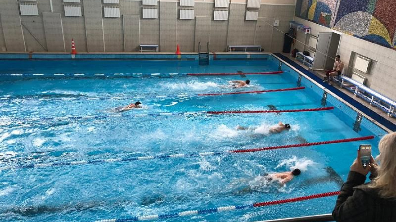 Сборная Карасунского округа –  бронзовый призер соревнований по плаванию